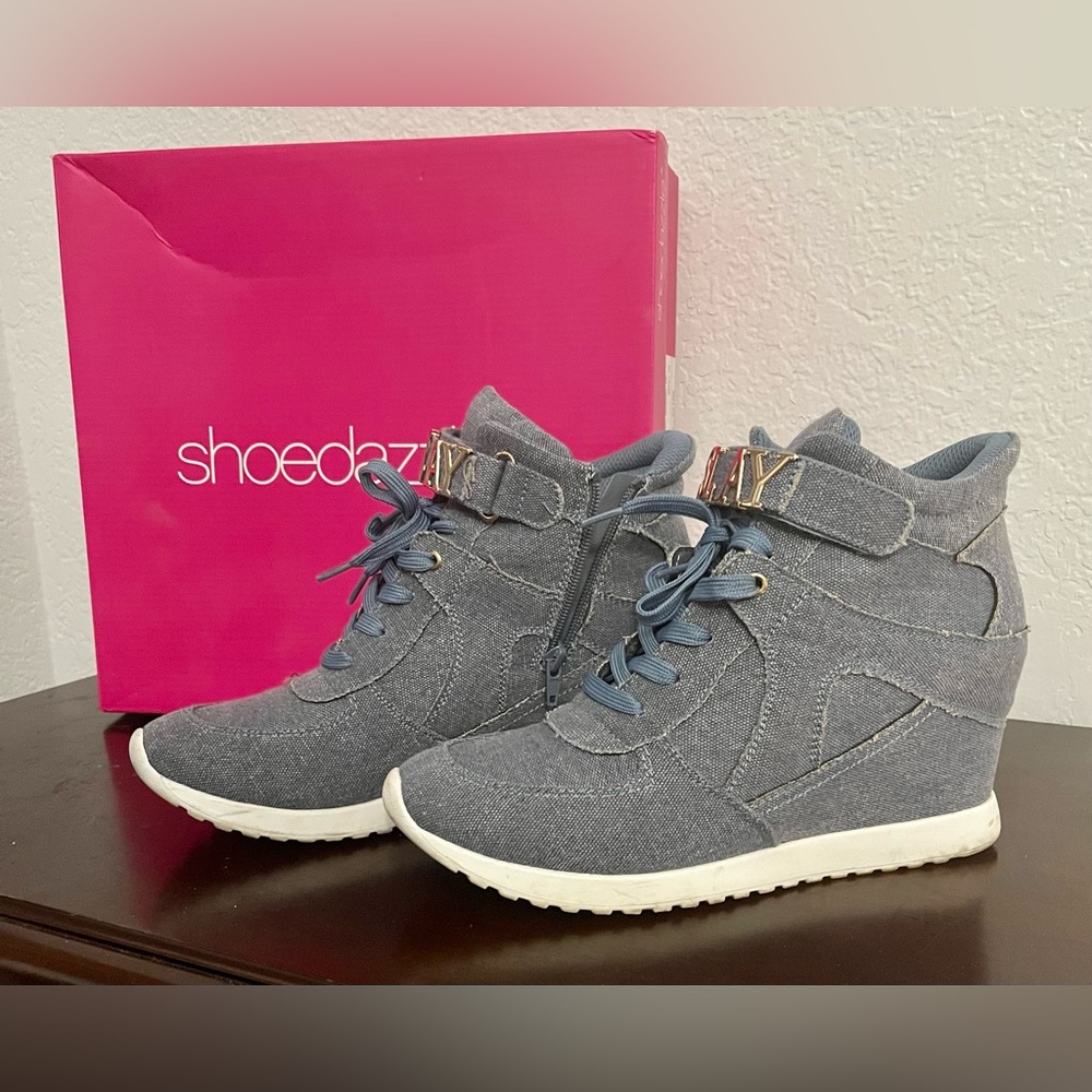 Denim shoes